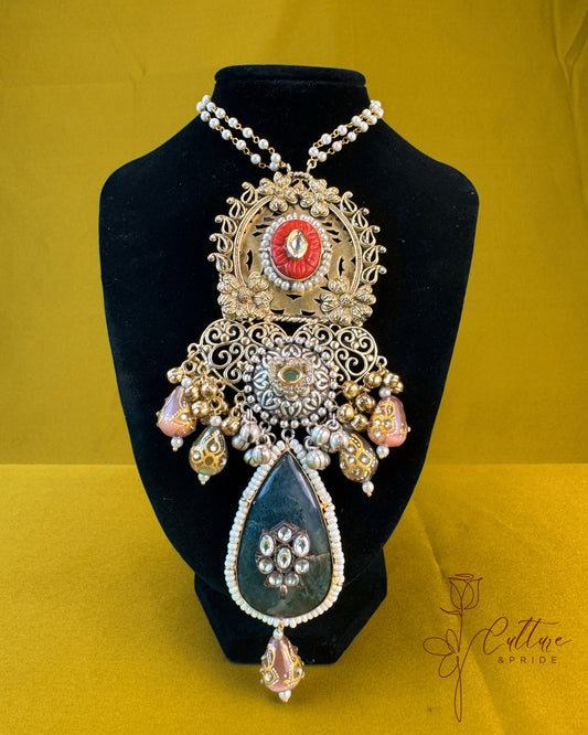 Mughal Majesty Kundan Pendant